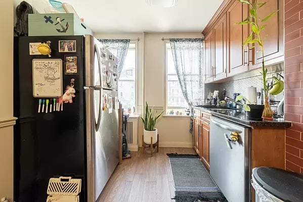 263 Powers St Apt: 2R 