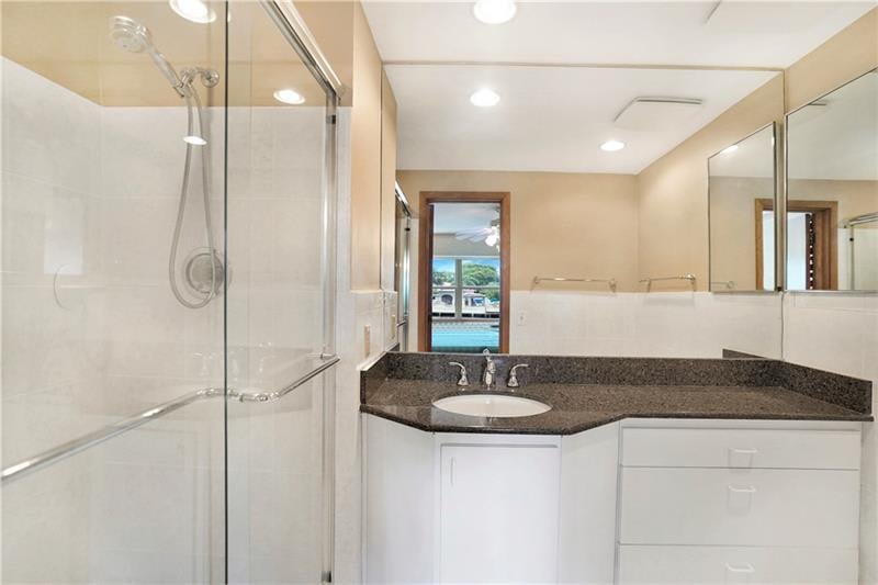 818 SE 4th St Unit #204