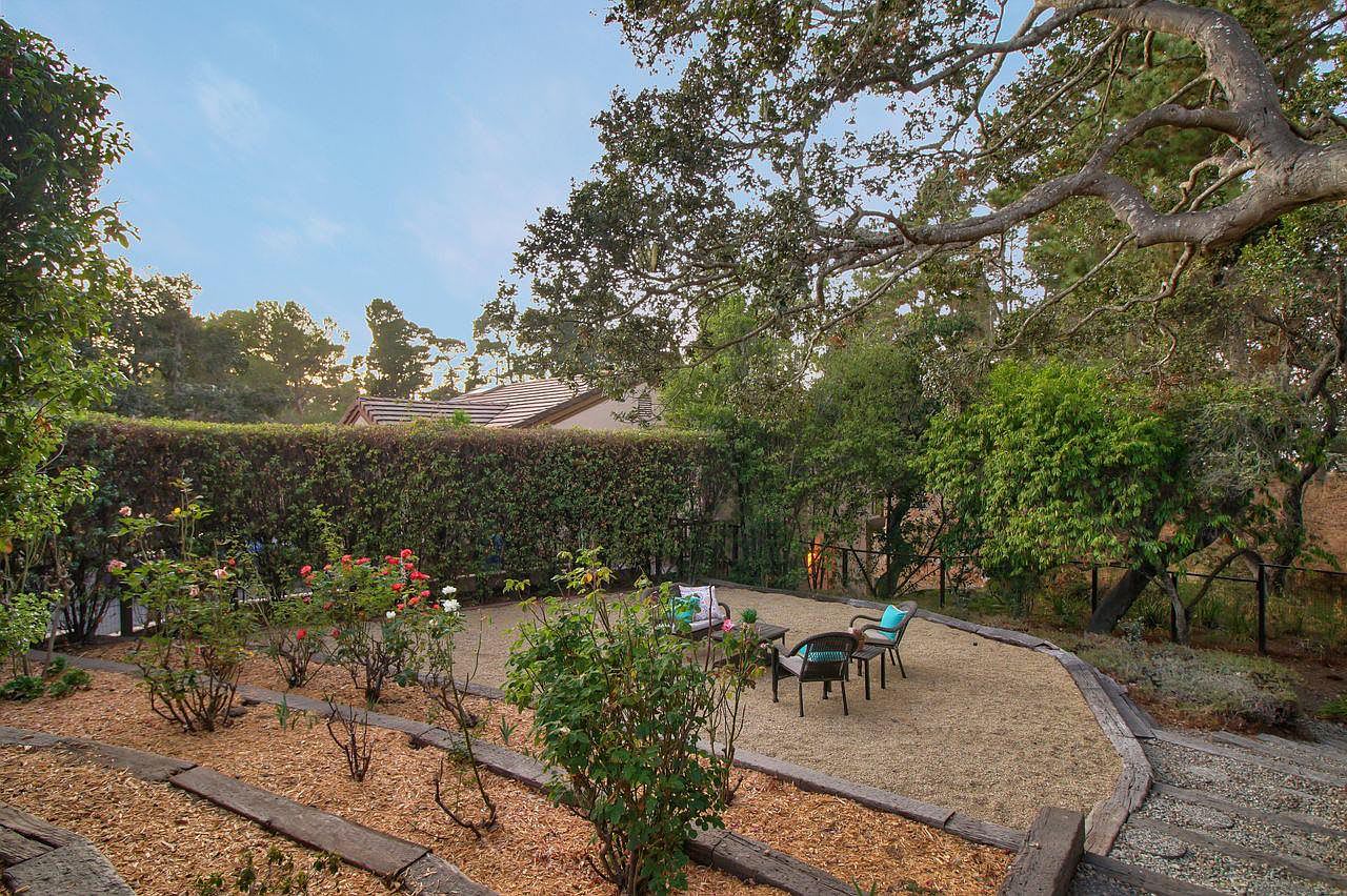 22 Deer Forest Dr