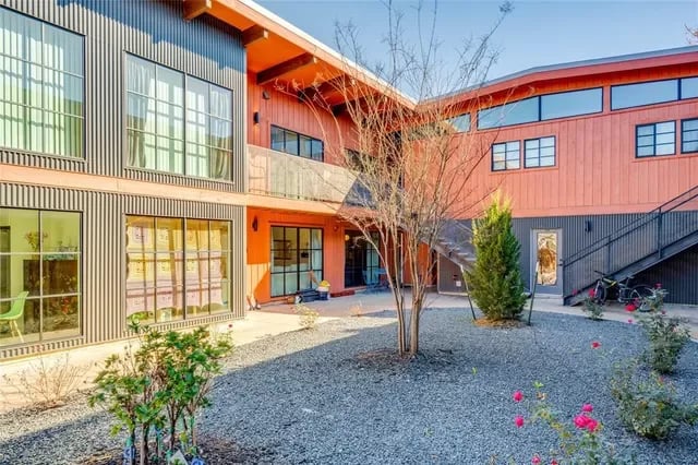 400 E 30th St #105 Austin, TX 78705