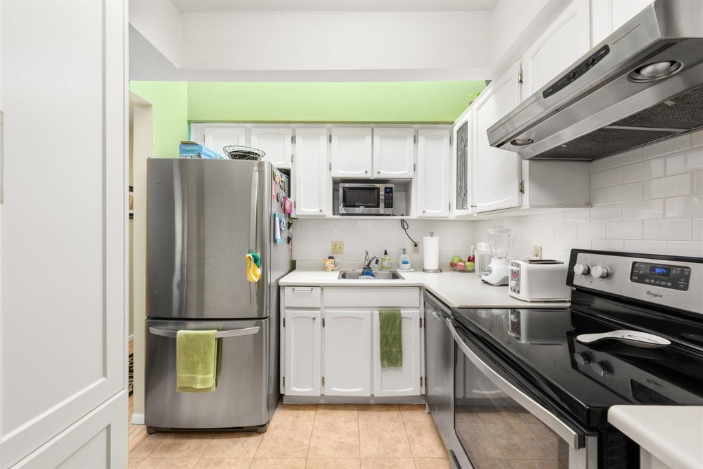 5335 Hastings St, #401