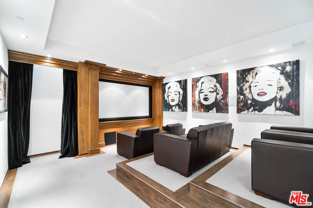 Luminor Crest, Viewmont Dr, 90069