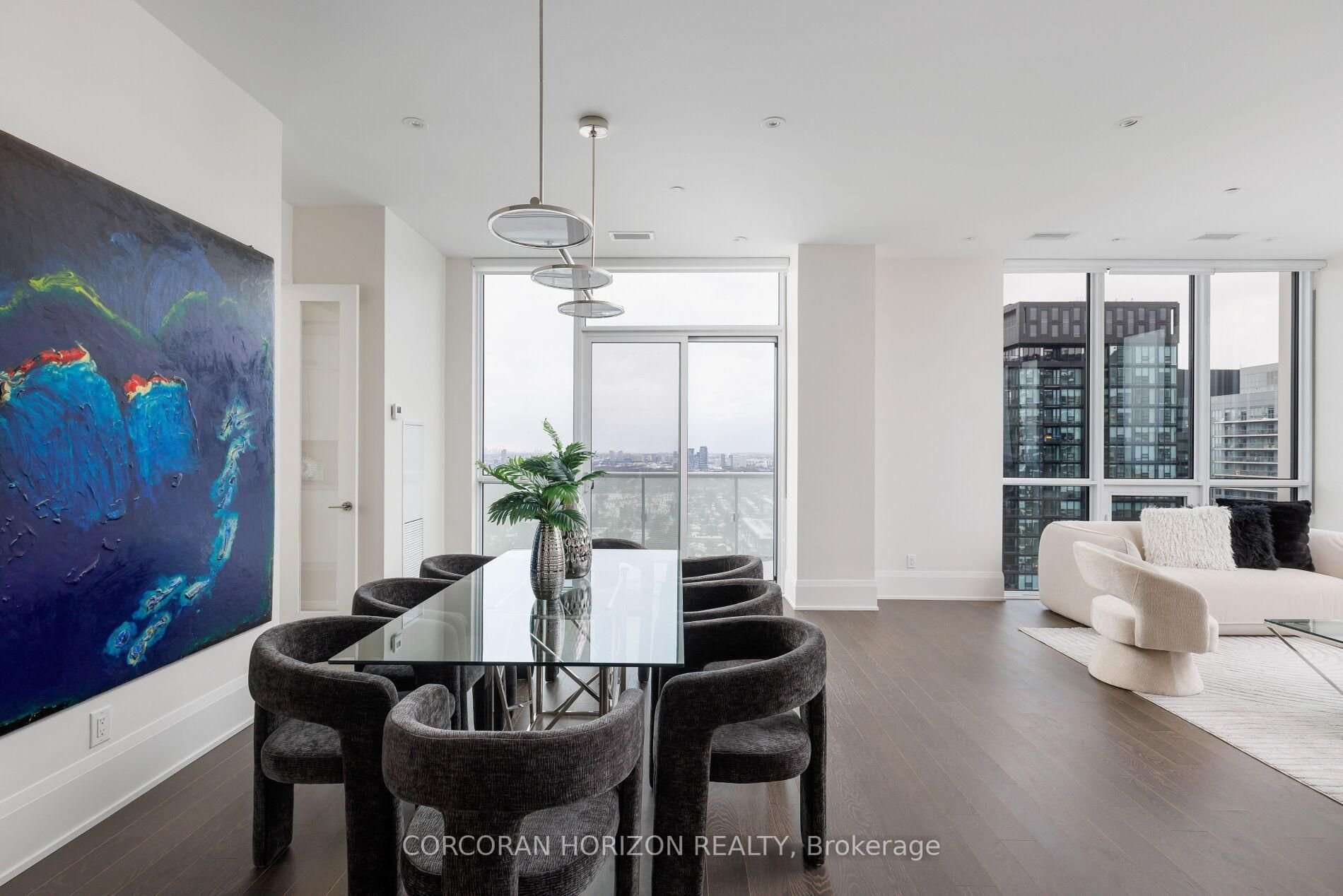 PENTHOUSE OPULENCE BY THE EGLINTON LRT