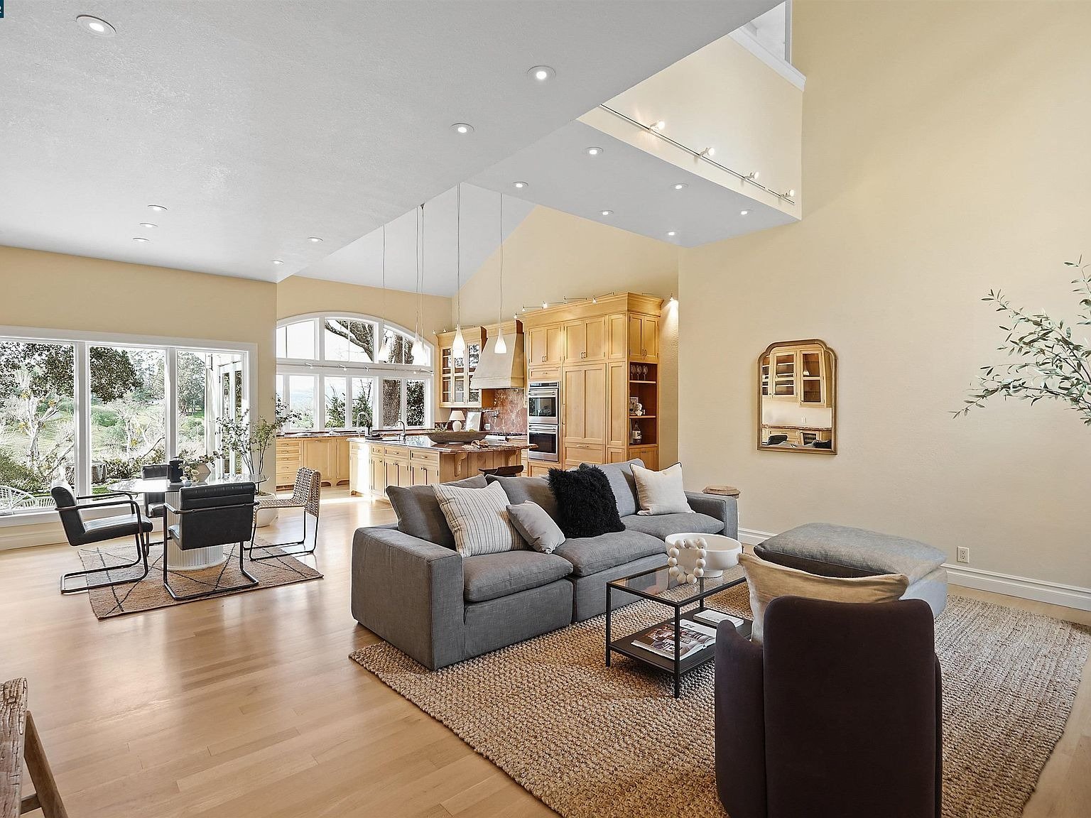 37 Bacon Ct
