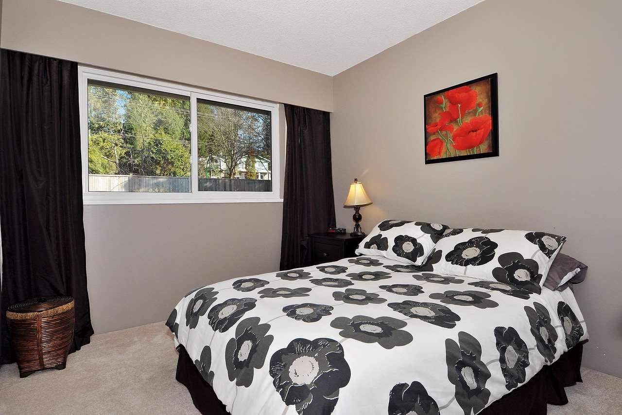 3182 Strathaven Ln