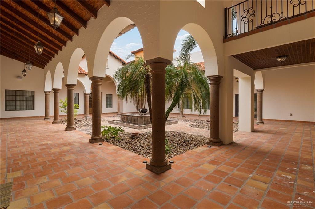 La Hacienda