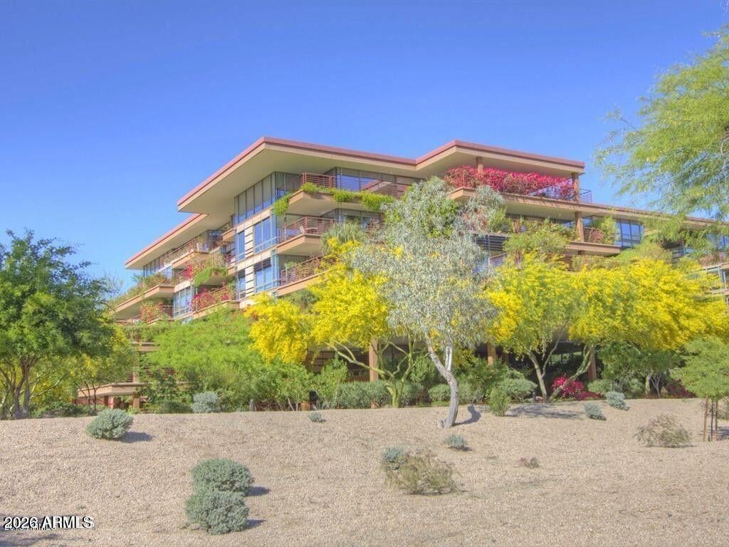 7117 E Rancho Vista Dr, #5001