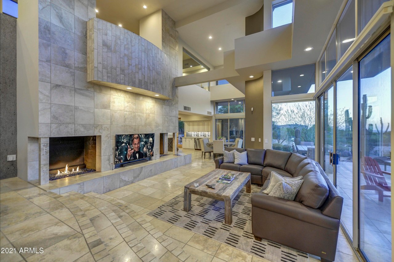 10526 E Cinder Cone Trl