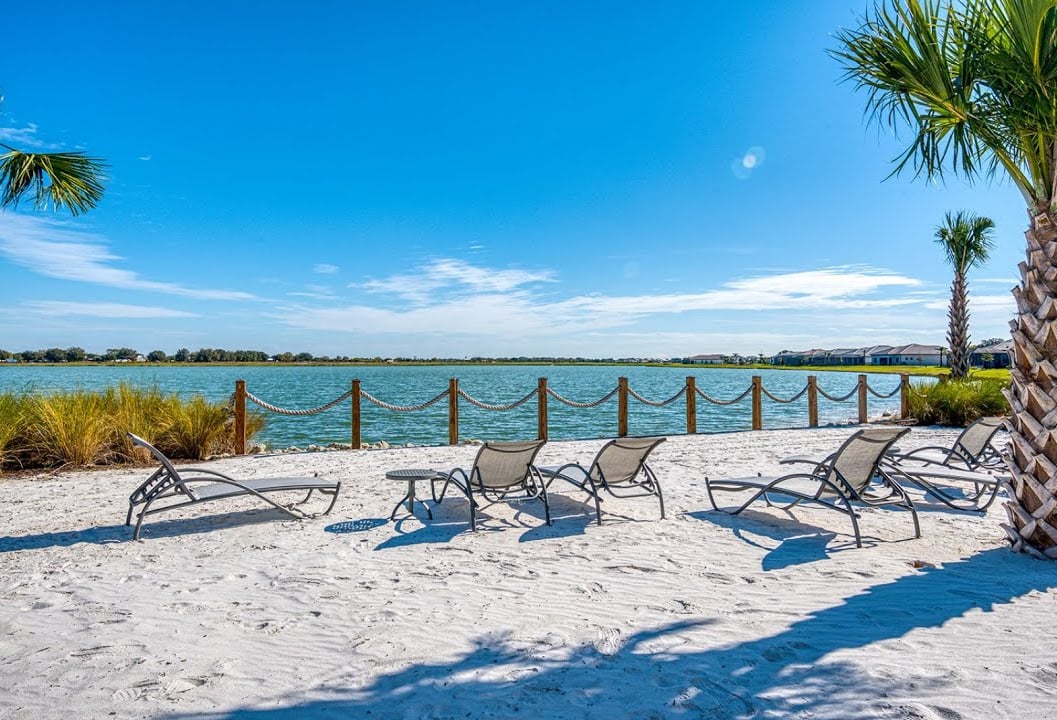 Discover Relaxed and Elegant Florida living!