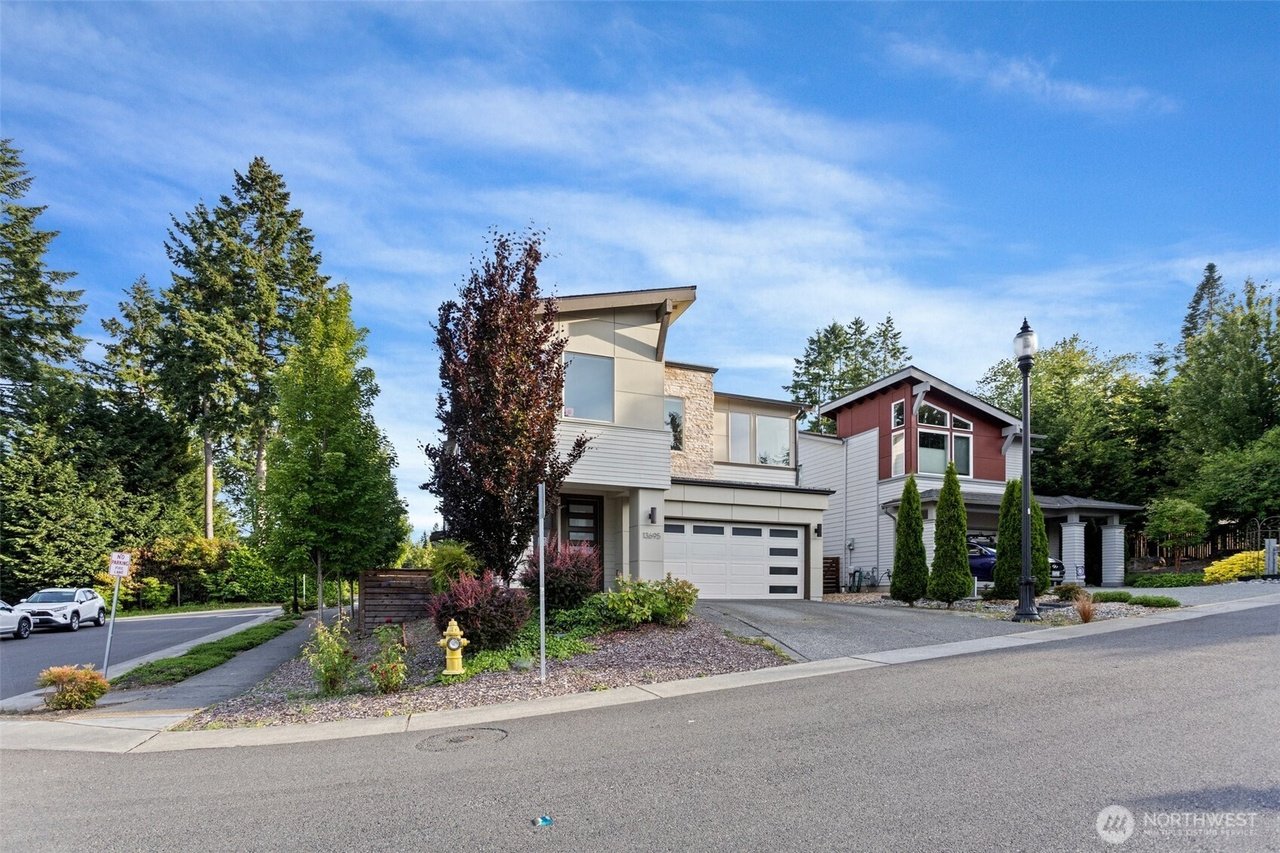 13695 NE 100th Ct, Kirkland WA 98033