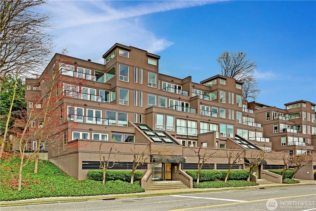 2101 Westlake Avenue N #102