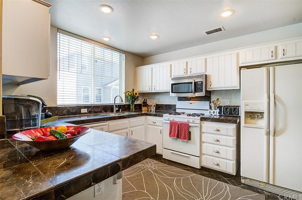 7461 Shelter Cove Cir