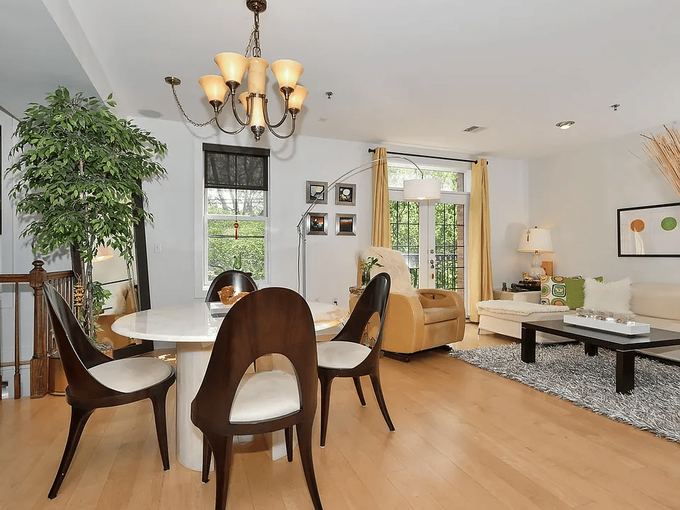 264 5th St 2B