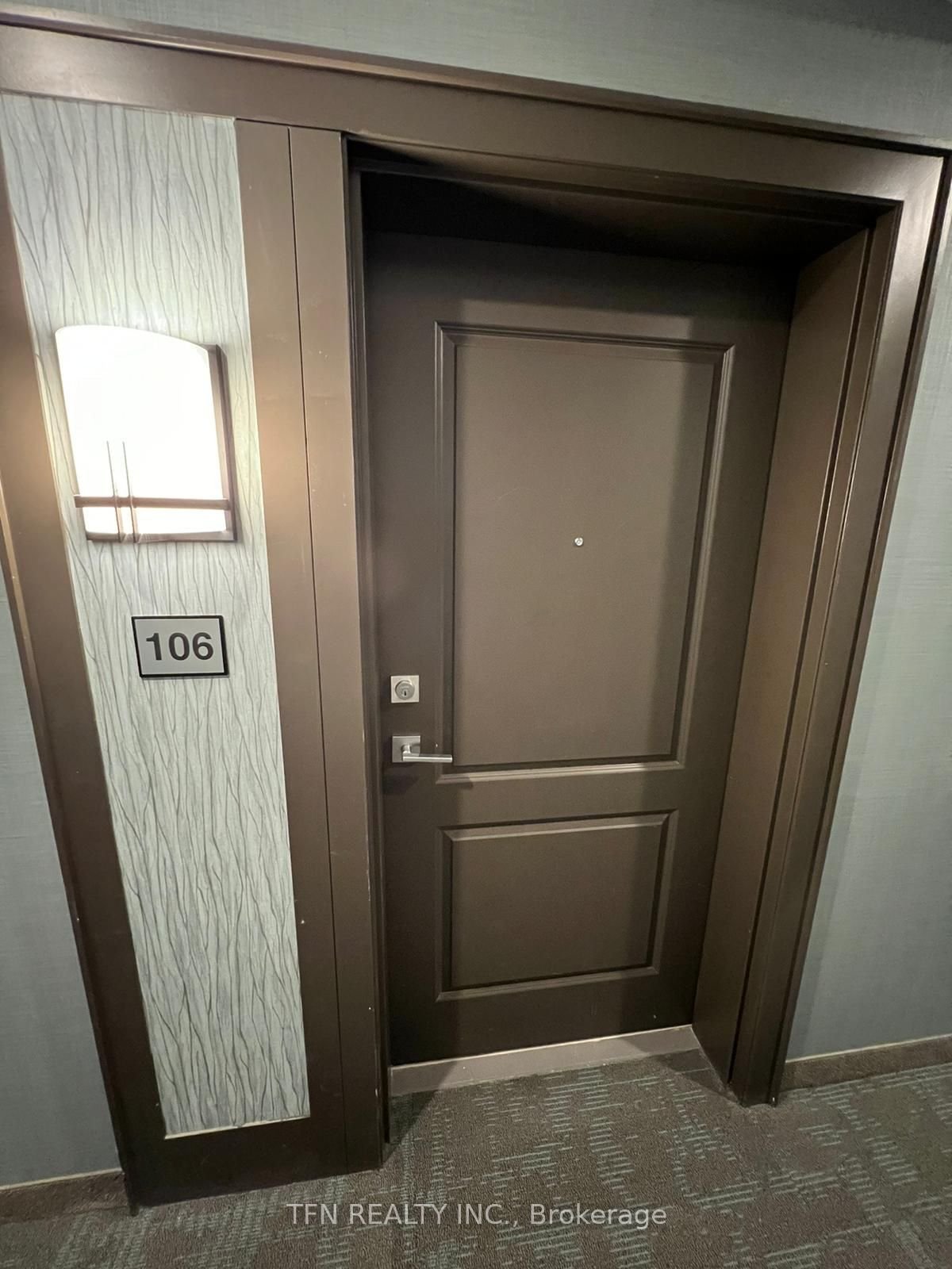 470 Dundas Street E Unit: 106