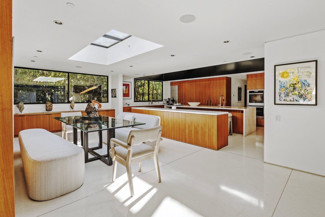 570 Evelyn Place