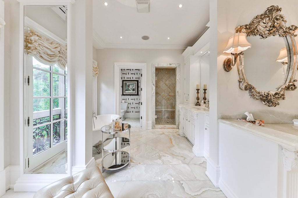 489 Lakeshore Road East
