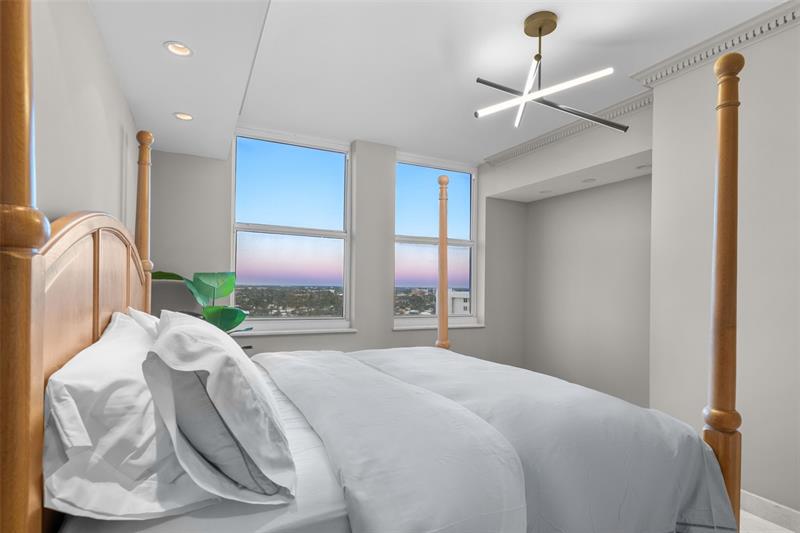 2100 N Ocean Blvd: Unit 18D