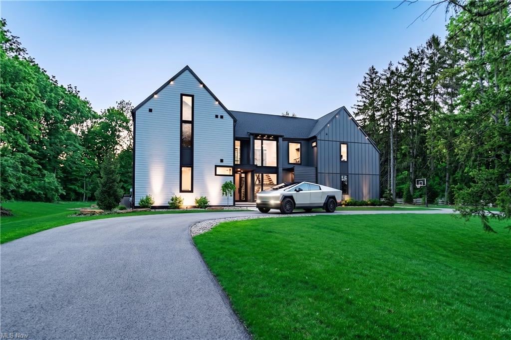 4320 Lander Road, Orange Village, OH 44022