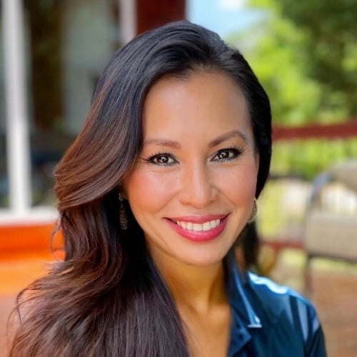 Lanni Hatfield Littleton, NC Real Estate Agent Headshot