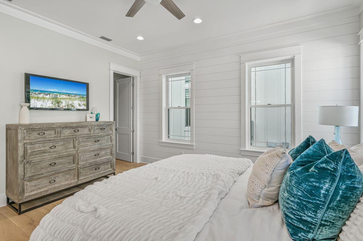 117 E Blue Crab Loop