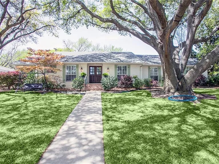 303 W Shore Dr