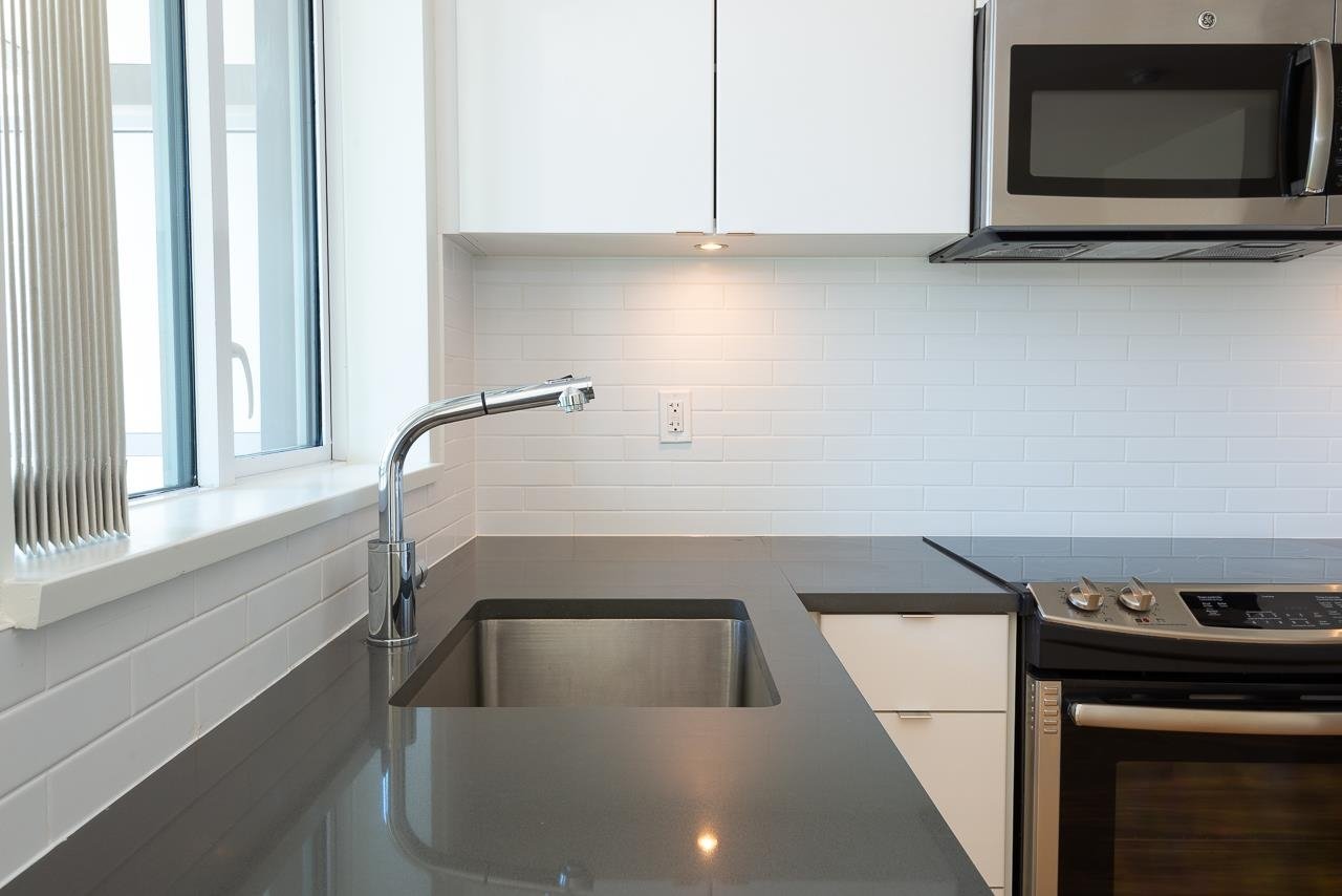 309-289 E 6th Ave