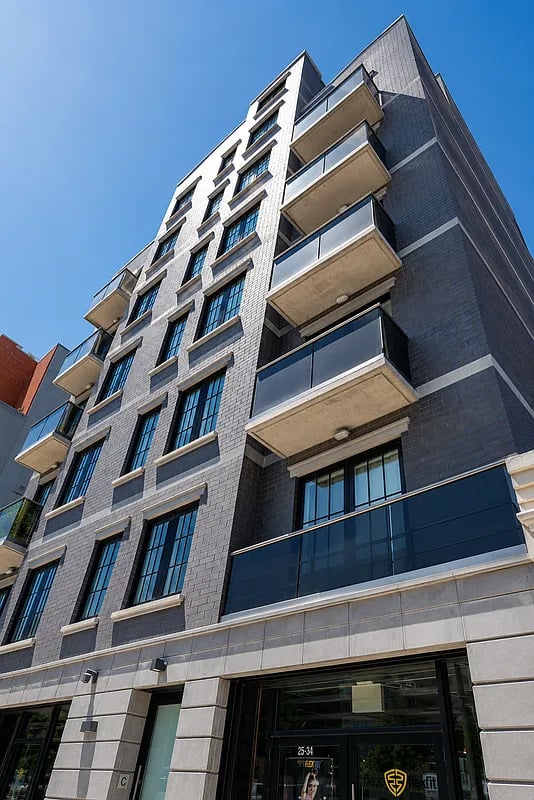 25-34 31st St | 17 Unit Apartment Building