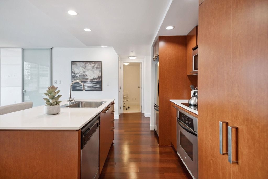 1255 Seymour St, #1502