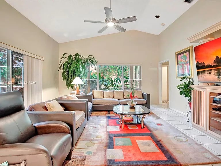460 NW 110th Ave