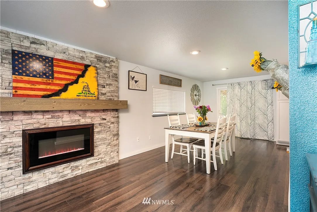 2110 Bobb Ct SE
