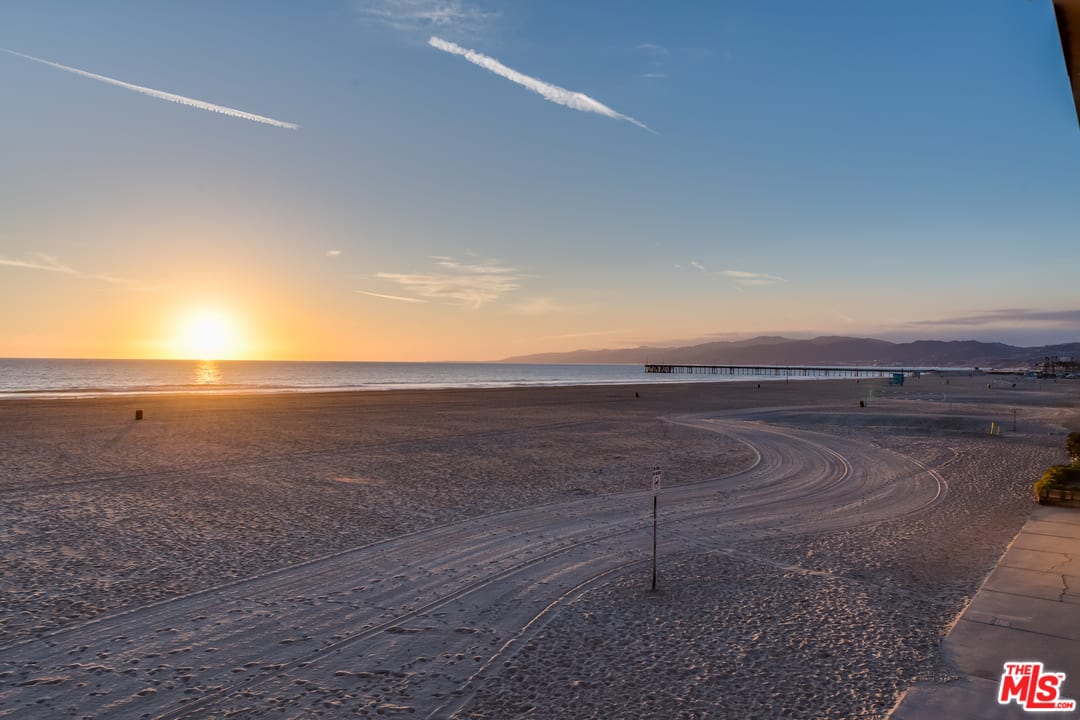 4403 Ocean Front Walk, #203