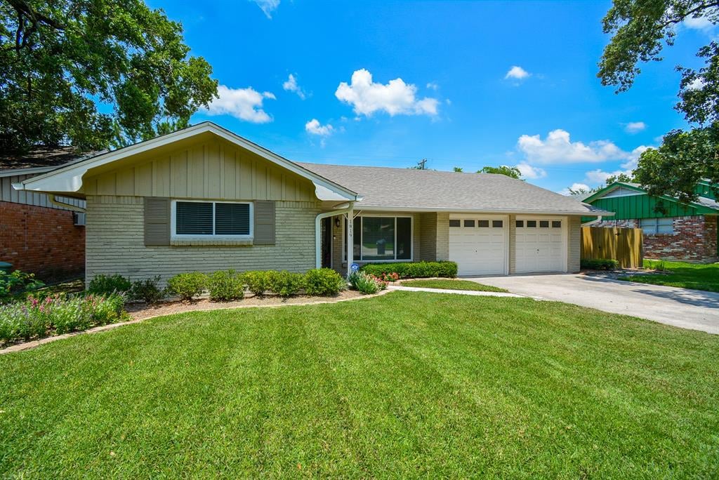 1819 Shadow Bend Dr