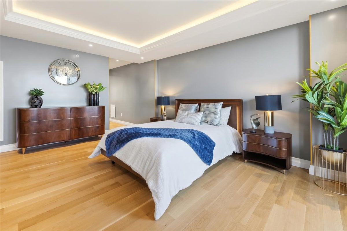 100 Carlyle Drive VG6
