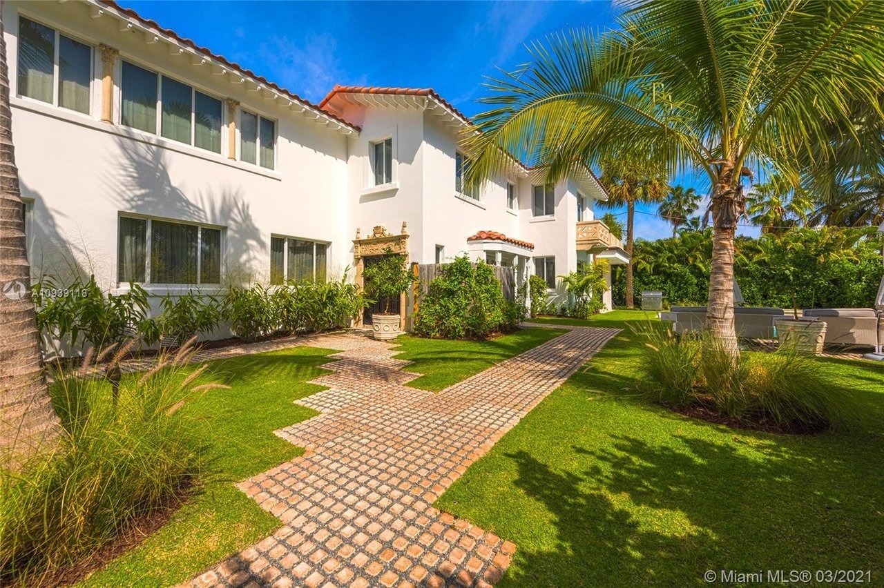 3330 Flamingo Dr