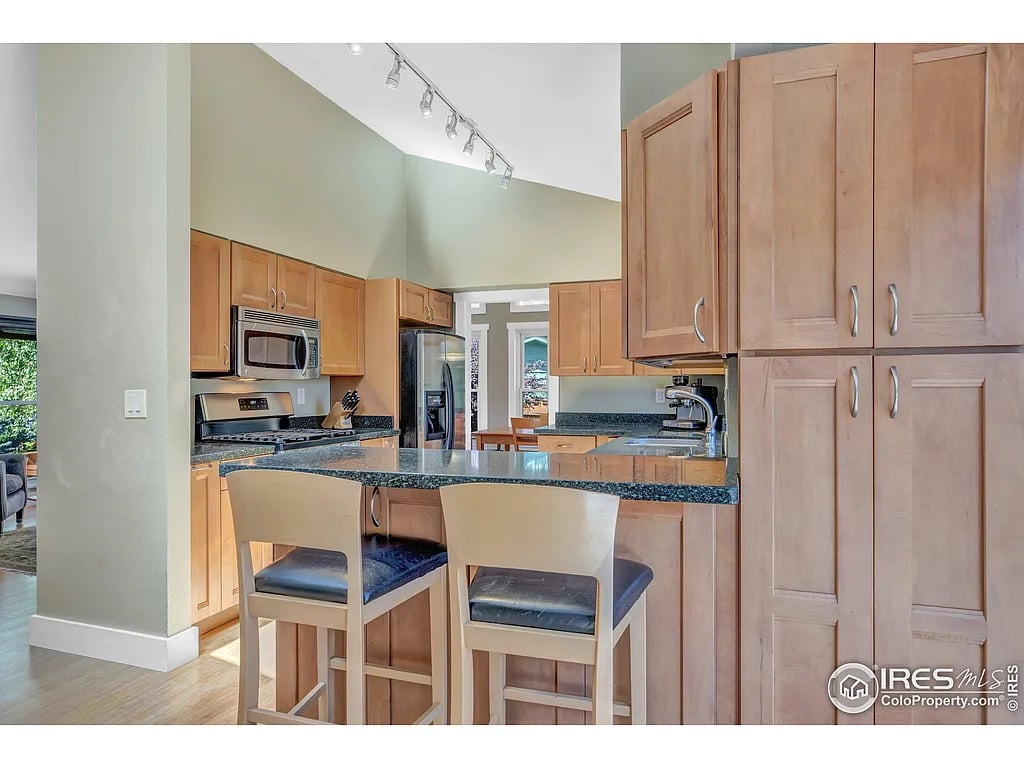 5393 Aztec Dr