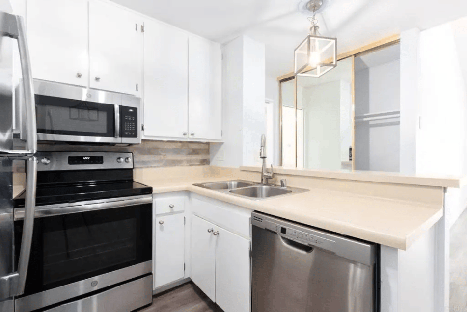 1885 Diamond St #329