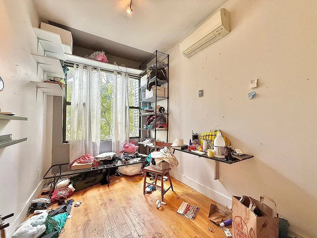 184 Suydam St 2L