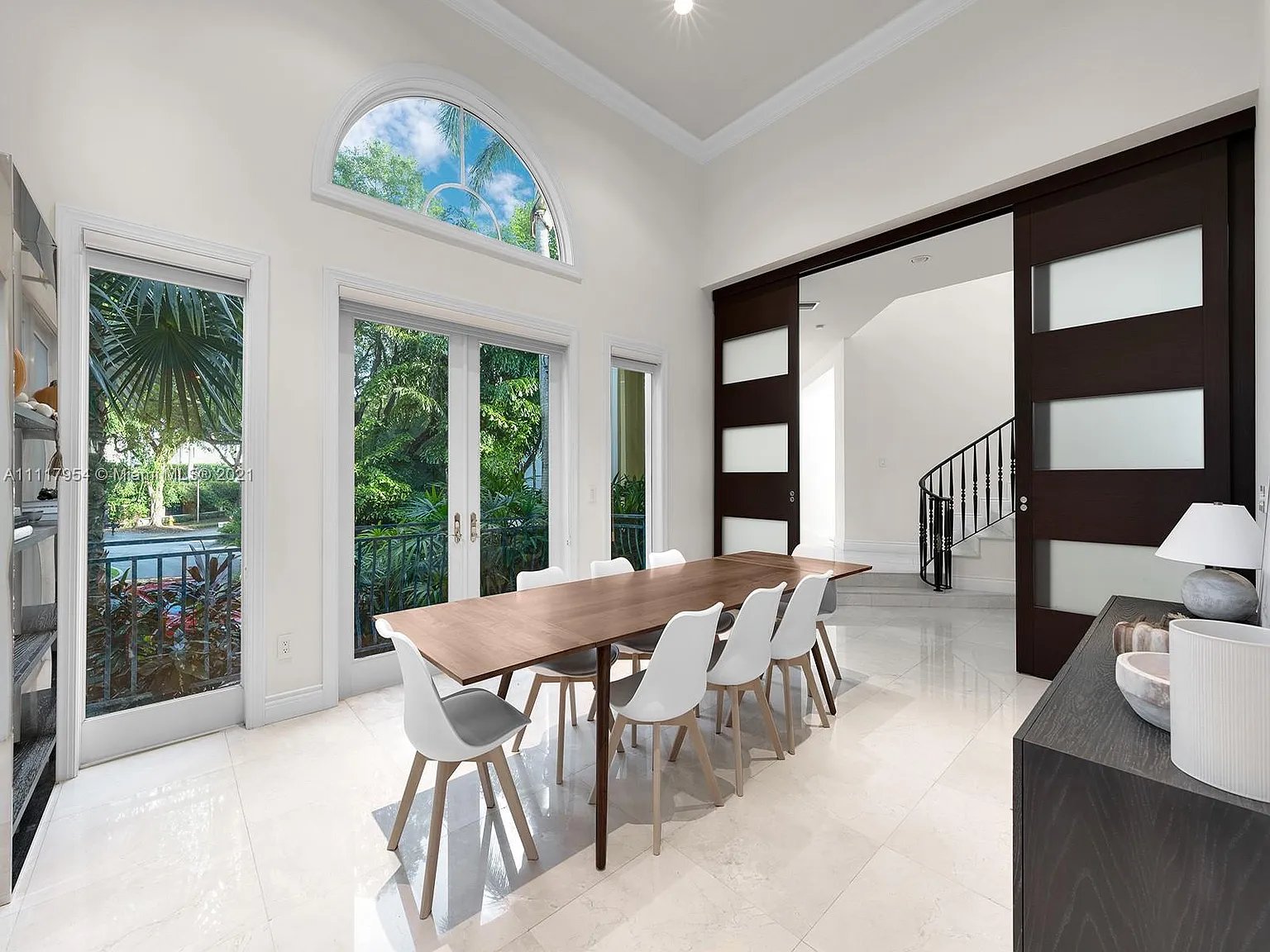 208 Costanera Rd