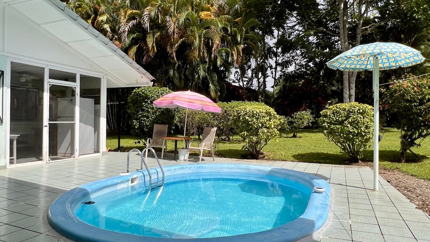 Home, 2 Rental Cabinas & Expansion Potential in Ojochal