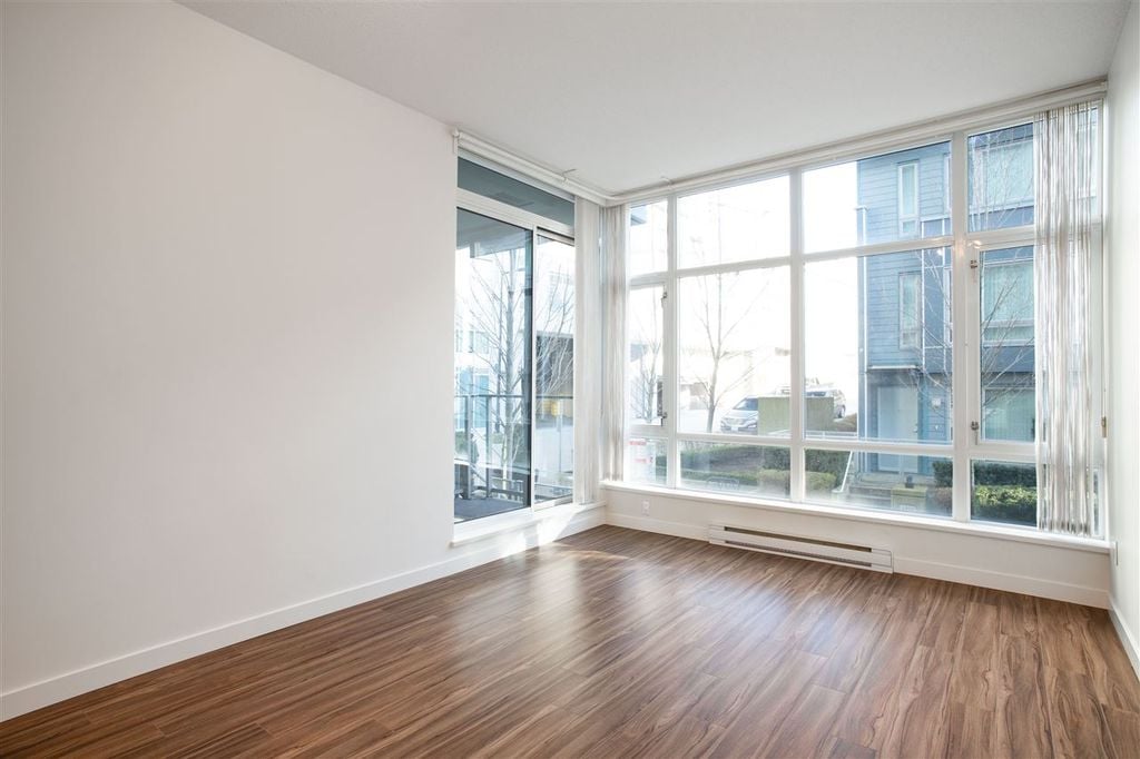4888 Nanaimo St, #203