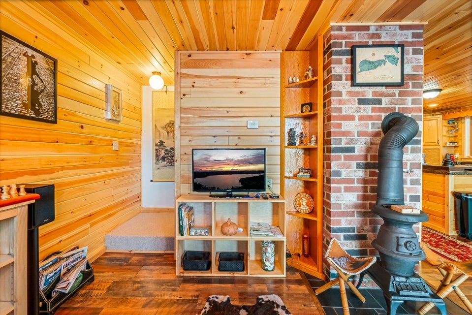 36 Worcester Way Lincoln, ME 04457