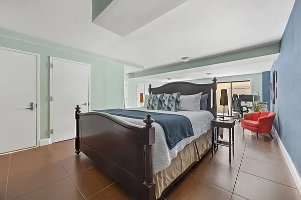 63 Clifton Place #1A