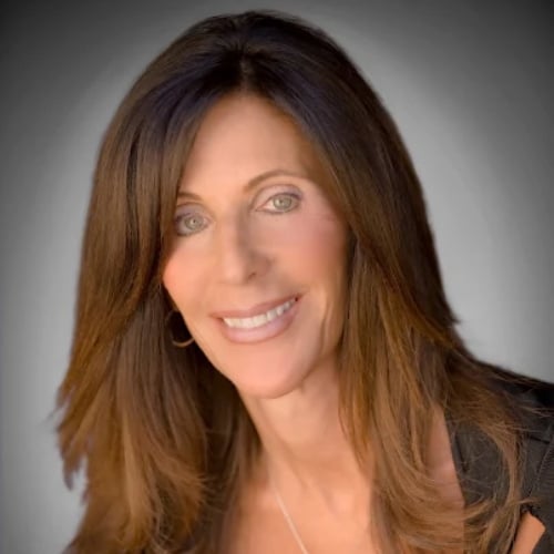Karen Nelsen Real Estate Agent Headshot