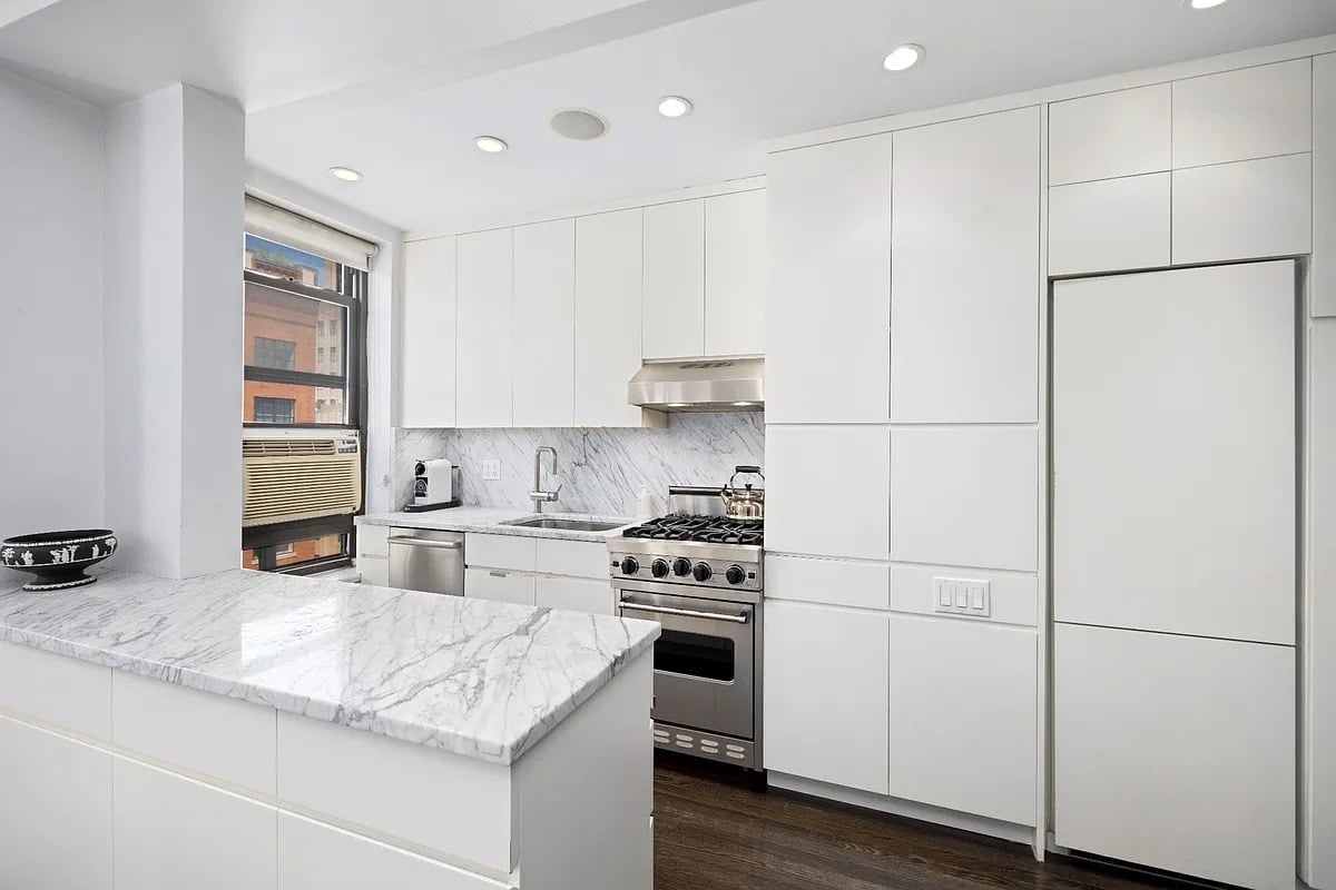 161 W 16th St #15H