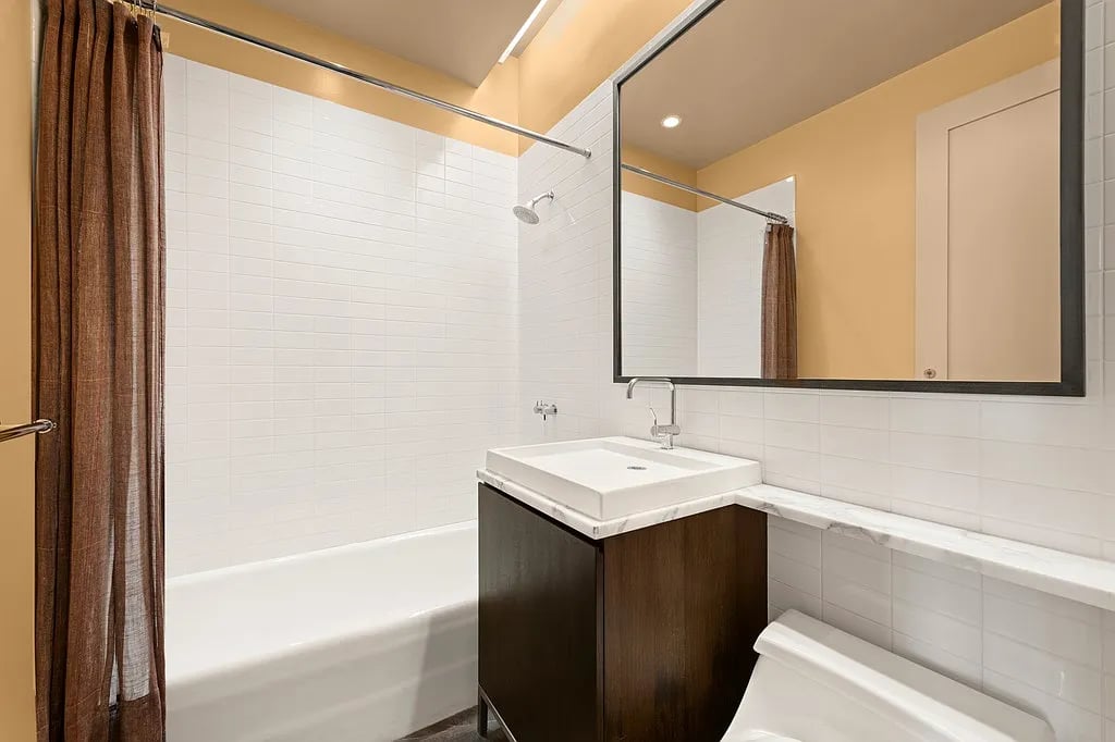 260 Park Ave S APT 10B