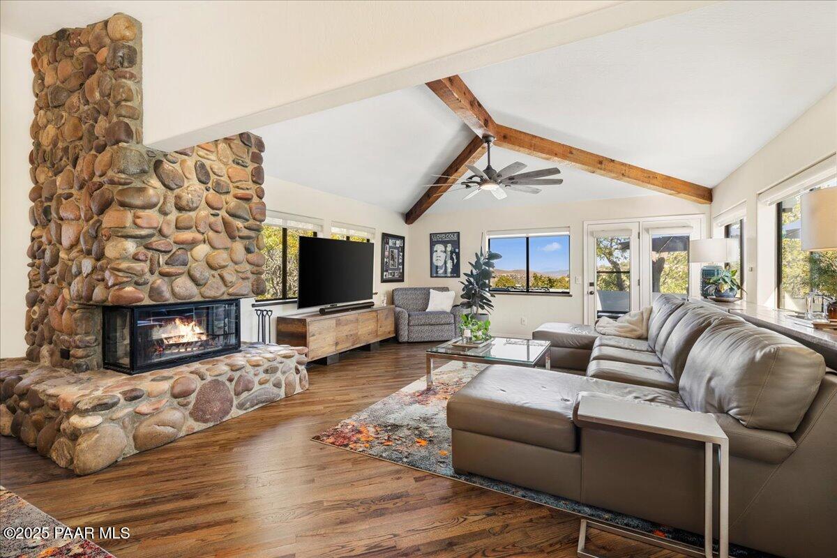 3238 Rainbow Ridge Dr