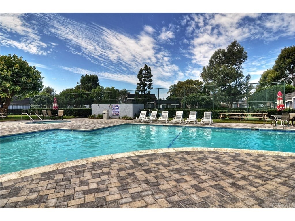 21202 Sailors Bay Ln