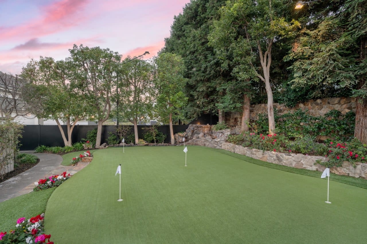2750 Queens Garden Ct