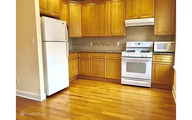 23-46 31st Rd Unit: 2R