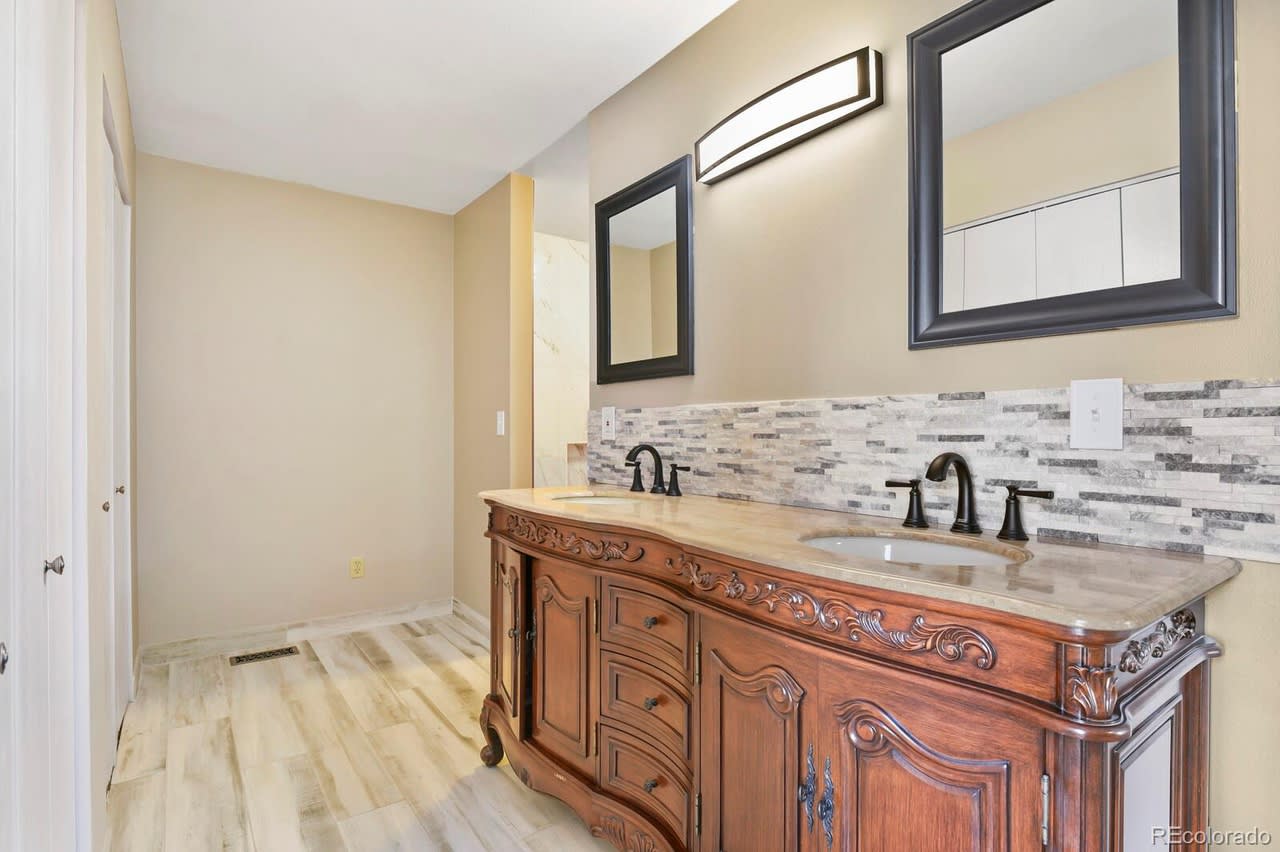 24 Scott Dr